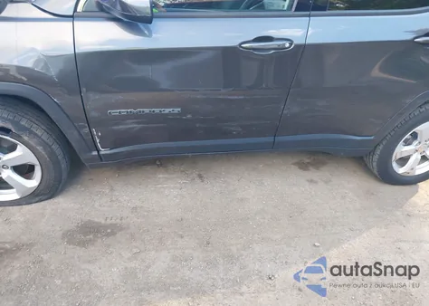 2019 Jeep Compass Latitude 4X4 z USA, uszkodzony, nr VIN 3C4NJDBB7KT599963